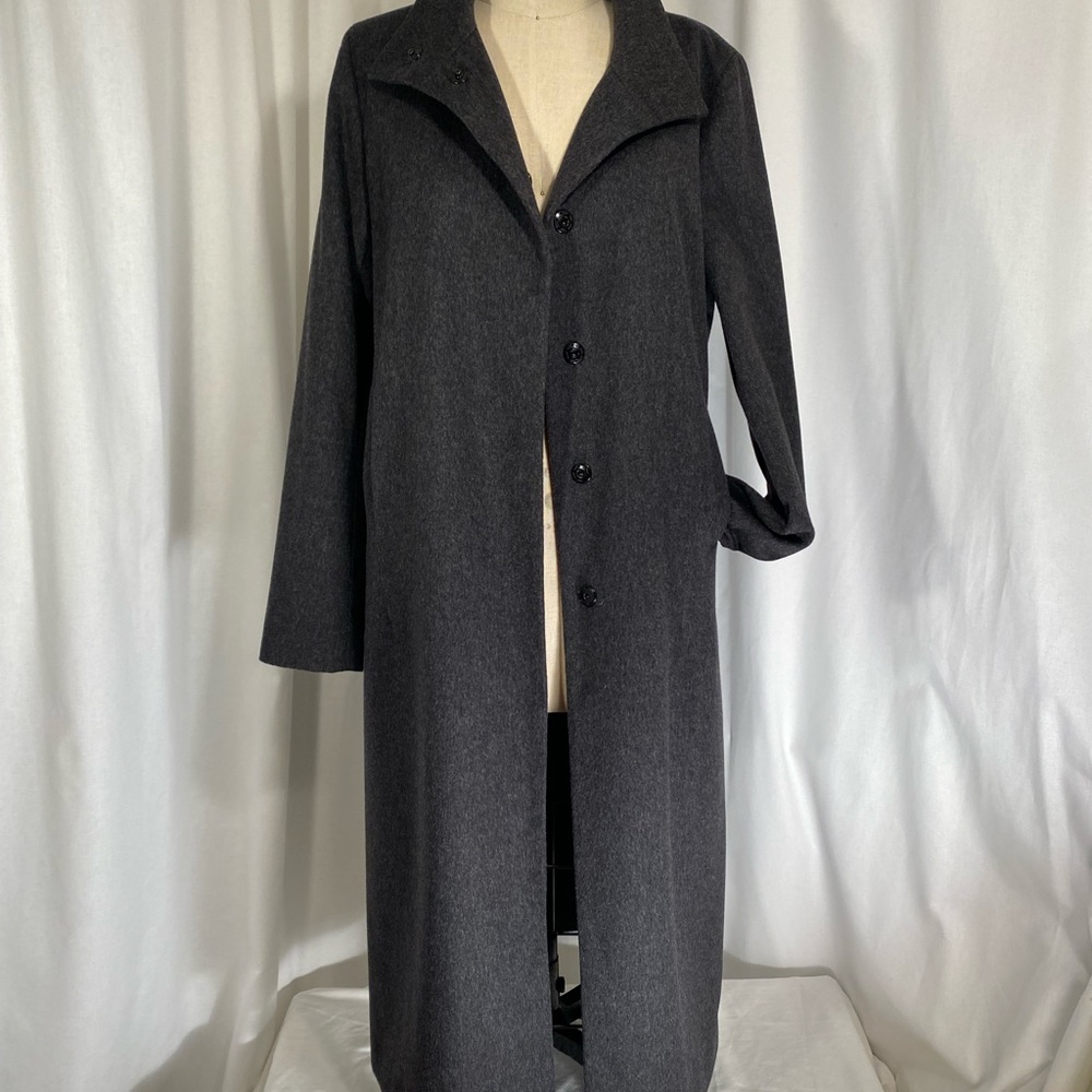 EMANUAL UNGARO:Classic Ungaro basic; quality & simplicity of design.